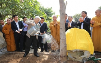 Tổng Bí thư Nguyễn Phú Trọng thăm chùa Phật Tích